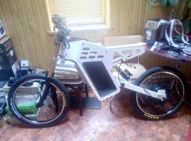 Новини Хмельницького - фото з Хмельницький студент зробив байк, який заряджається від розетки Хмельницький студент зробив байк, який заряджається від розетки, фото №2 на сайті vsim.ua