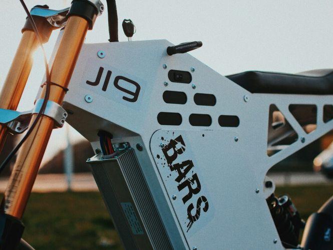 Новини Хмельницького - фото з Хмельницький студент зробив байк, який заряджається від розетки Хмельницький студент зробив байк, який заряджається від розетки, фото №3 на сайті vsim.ua