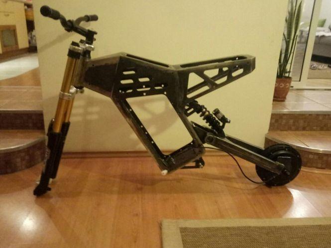 Новини Хмельницького - фото з Хмельницький студент зробив байк, який заряджається від розетки Хмельницький студент зробив байк, який заряджається від розетки, фото №5 на сайті vsim.ua