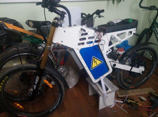 Новини Хмельницького - фото з Хмельницький студент зробив байк, який заряджається від розетки Хмельницький студент зробив байк, який заряджається від розетки, фото №4 на сайті vsim.ua