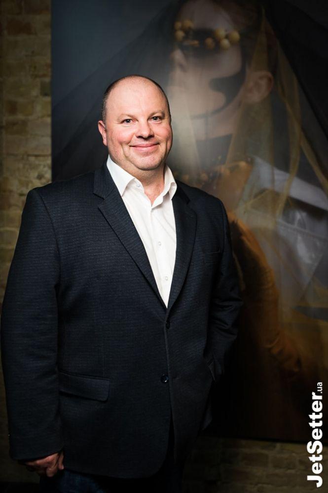 Новини Вінниці - фото з Володимир Козюк: «Подільський Версаль» одночасно намалюють 30 митців з 12 країн світу!» Володимир Козюк: «Подільський Версаль» одночасно намалюють 30 митців з 12 країн світу!», фото №1 на сайті 20minut.ua