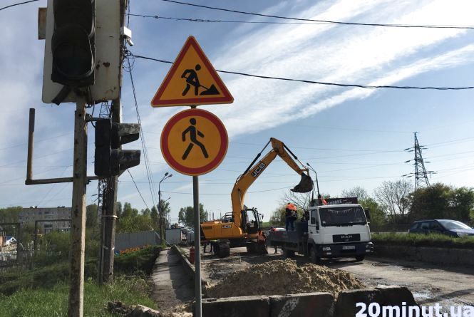 За добу 20 адмінпротоколів: водіїв вантажівок, які їдуть через Гаївський міст, штрафують, фото №1 на сайті 20minut.ua