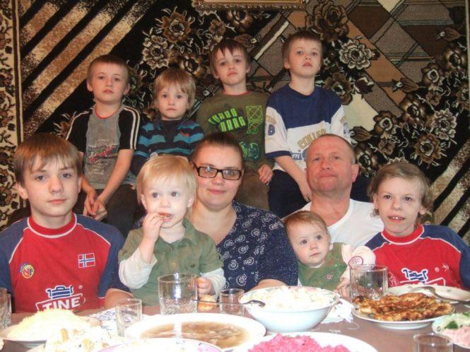 Новини Тернополя - фото з “У мене дев’ять дітей, і я кожного обіймаю»: Наталя Задойона про щастя та проблеми багатодітних сімей “У мене дев’ять дітей, і я кожного обіймаю»: Наталя Задойона про щастя та проблеми багатодітних сімей, фото №3 на сайті 20minut.ua