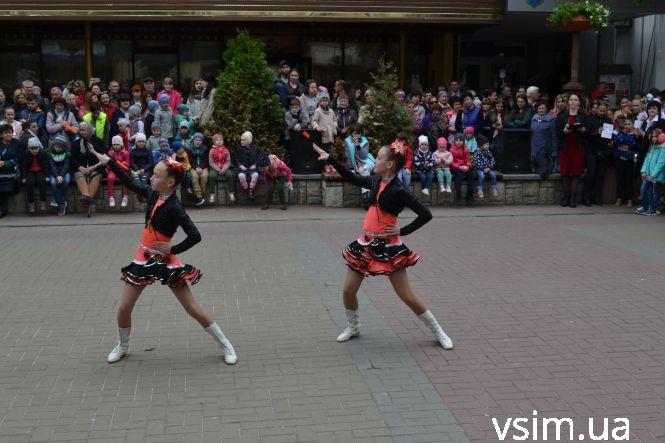 Новини Хмельницького - фото з У Хмельницькому розпочався фестиваль «Art Major Show» (ФОТО, ВІДЕО) У Хмельницькому розпочався фестиваль «Art Major Show» (ФОТО, ВІДЕО), фото №19 на сайті vsim.ua