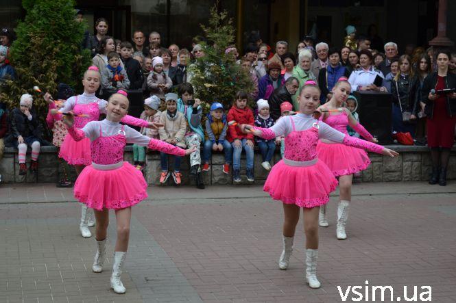 Новини Хмельницького - фото з У Хмельницькому розпочався фестиваль «Art Major Show» (ФОТО, ВІДЕО) У Хмельницькому розпочався фестиваль «Art Major Show» (ФОТО, ВІДЕО), фото №17 на сайті vsim.ua