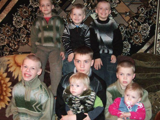 Новини Тернополя - фото з “У мене дев’ять дітей, і я кожного обіймаю»: Наталя Задойона про щастя та проблеми багатодітних сімей “У мене дев’ять дітей, і я кожного обіймаю»: Наталя Задойона про щастя та проблеми багатодітних сімей, фото №1 на сайті 20minut.ua