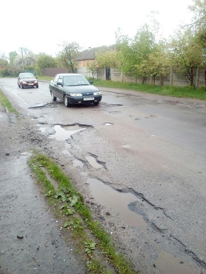 Новини Козятина - фото з Машини гублять колеса. Чому не ремонтують дорогу на Центральній у селі Козятин Машини гублять колеса. Чому не ремонтують дорогу на Центральній у селі Козятин, фото №11 на сайті 20minut.ua