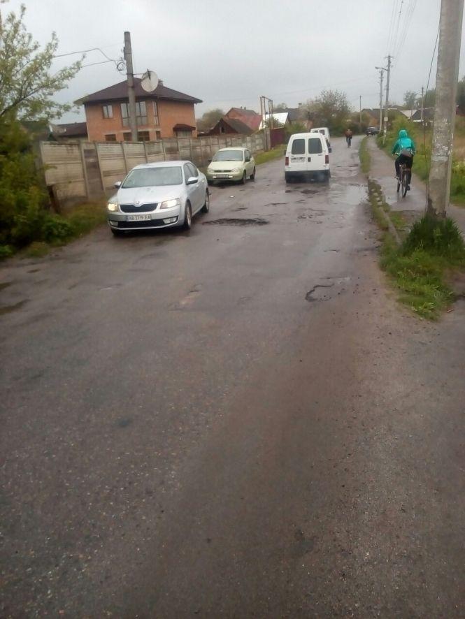 Новини Козятина - фото з Машини гублять колеса. Чому не ремонтують дорогу на Центральній у селі Козятин Машини гублять колеса. Чому не ремонтують дорогу на Центральній у селі Козятин, фото №2 на сайті 20minut.ua