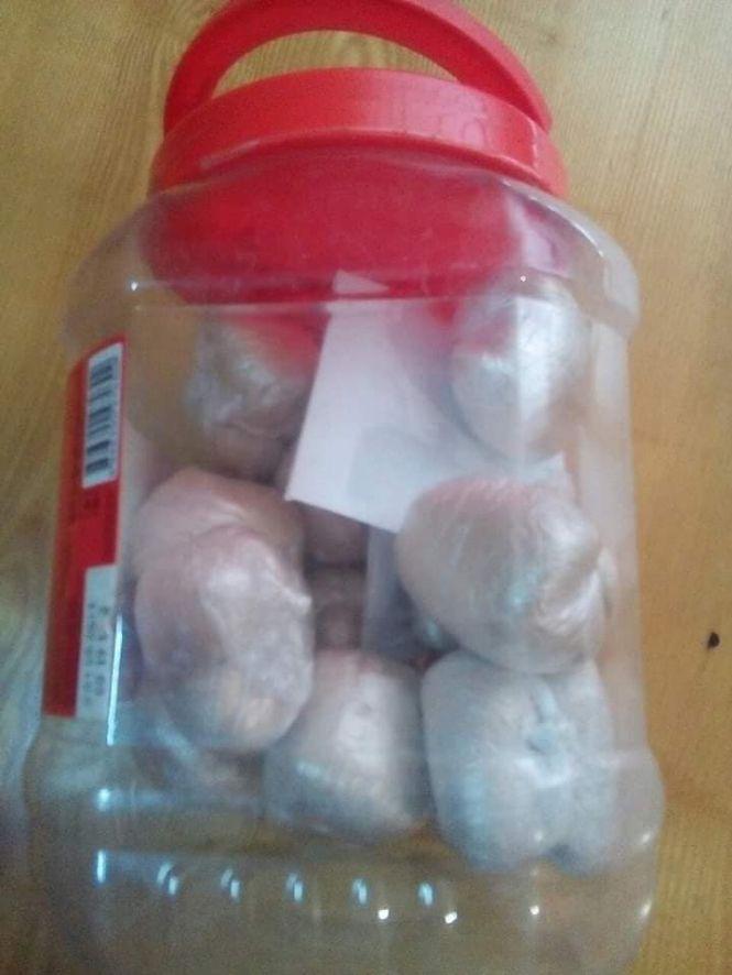 Хмельничанка намагалася передати чоловіку до СІЗО посилку із “сюрпризом”, фото №1 на сайті vsim.ua