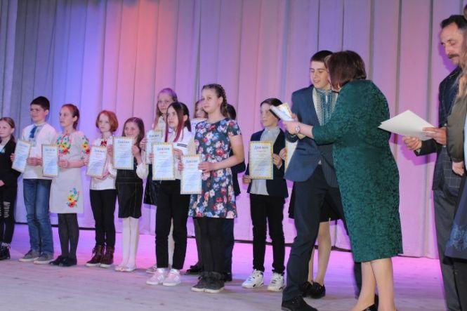 Новини Козятина - фото з Нагороди та подяки: як відзначили обдарованих ліцеїстів Нагороди та подяки: як відзначили обдарованих ліцеїстів, фото №5 на сайті 20minut.ua
