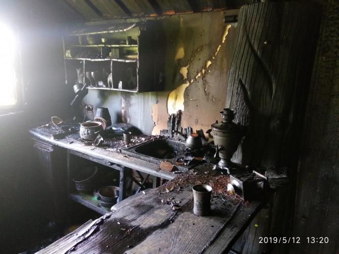 В селі Лисогірка горів дерев'яний житловий будинок, фото №3 на сайті 20minut.ua