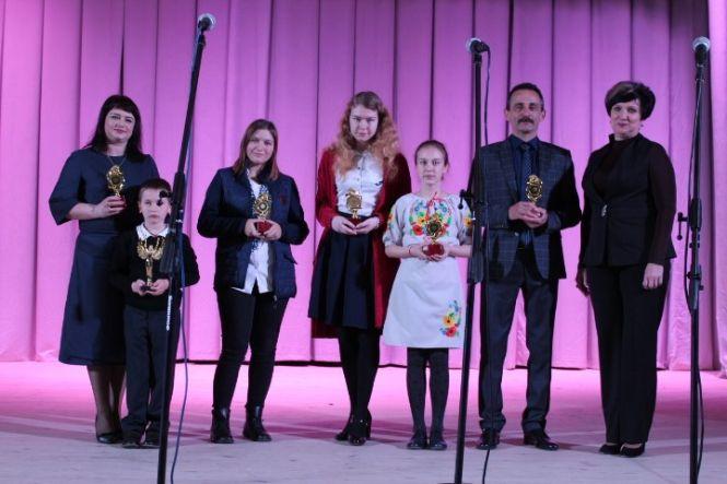 Новини Козятина - фото з Нагороди та подяки: як відзначили обдарованих ліцеїстів Нагороди та подяки: як відзначили обдарованих ліцеїстів, фото №4 на сайті 20minut.ua