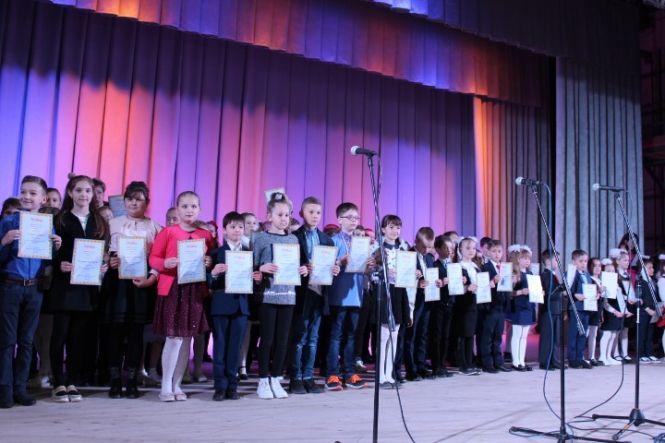 Новини Козятина - фото з Нагороди та подяки: як відзначили обдарованих ліцеїстів Нагороди та подяки: як відзначили обдарованих ліцеїстів, фото №2 на сайті 20minut.ua