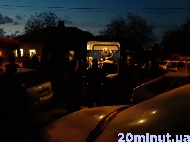 Новини Вінниці - фото з Рейдерське захоплення заводу: тітушки, спецназ і штурм. Репортаж 20minut.ua Рейдерське захоплення заводу: тітушки, спецназ і штурм. Репортаж 20minut.ua, фото №6 на сайті 20minut.ua