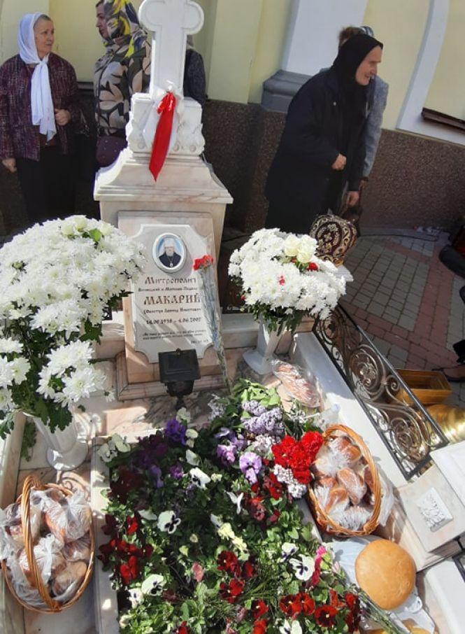 Новини Вінниці - фото з Під Собором зібрались віряни з МП: що там відбувається? Під Собором зібрались віряни з МП: що там відбувається?, фото №11 на сайті 20minut.ua