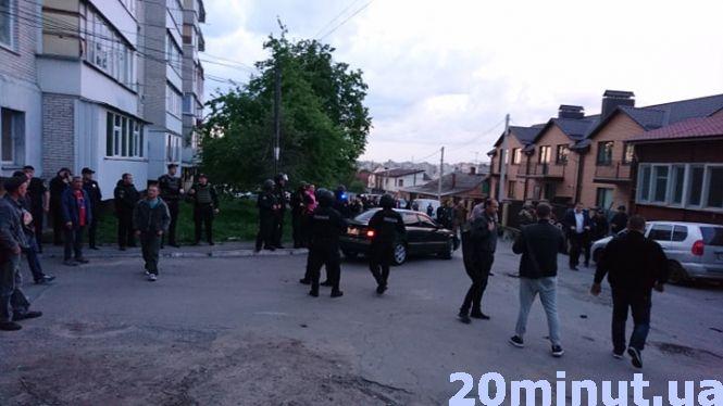 Новини Вінниці - фото з Рейдерське захоплення заводу: тітушки, спецназ і штурм. Репортаж 20minut.ua Рейдерське захоплення заводу: тітушки, спецназ і штурм. Репортаж 20minut.ua, фото №3 на сайті 20minut.ua