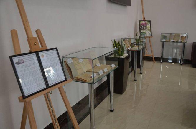 Новини Вінниці - фото з Вінничан запрошують на виставку старовинних книг, які раніше не були доступні Вінничан запрошують на виставку старовинних книг, які раніше не були доступні, фото №6 на сайті 20minut.ua