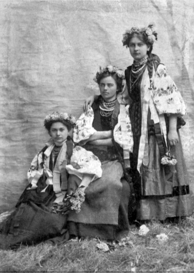 Новини Вінниці - фото з Які вишиванки одягали вінничани 100 років тому (ФОТО) Які вишиванки одягали вінничани 100 років тому (ФОТО), фото №2 на сайті 20minut.ua