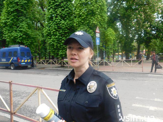 Новини Хмельницького - фото з У центрі Хмельницького ходять патрульні з балонами фарби. Що сталося? У центрі Хмельницького ходять патрульні з балонами фарби. Що сталося?, фото №2 на сайті vsim.ua