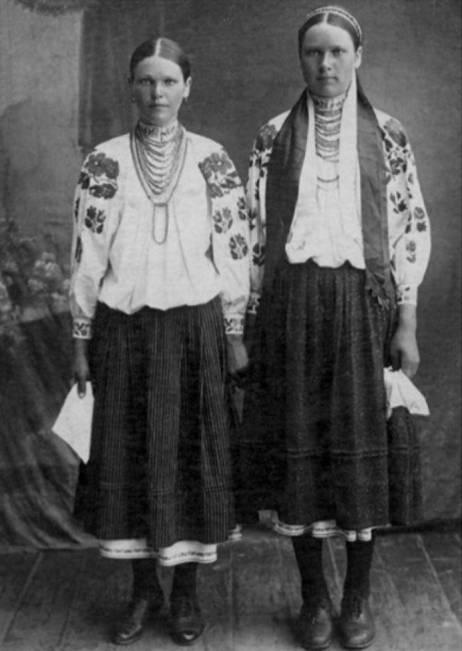 Новини Вінниці - фото з Які вишиванки одягали вінничани 100 років тому (ФОТО) Які вишиванки одягали вінничани 100 років тому (ФОТО), фото №5 на сайті 20minut.ua