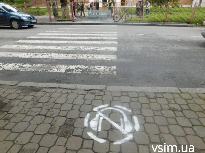 Новини Хмельницького - фото з У центрі Хмельницького ходять патрульні з балонами фарби. Що сталося? У центрі Хмельницького ходять патрульні з балонами фарби. Що сталося?, фото №14 на сайті vsim.ua