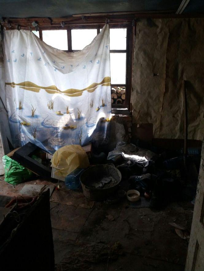 Жахлива антисанітарія та загроза життю: під Хмельницьким у горе-матері відібрали дитину, фото №2 на сайті vsim.ua