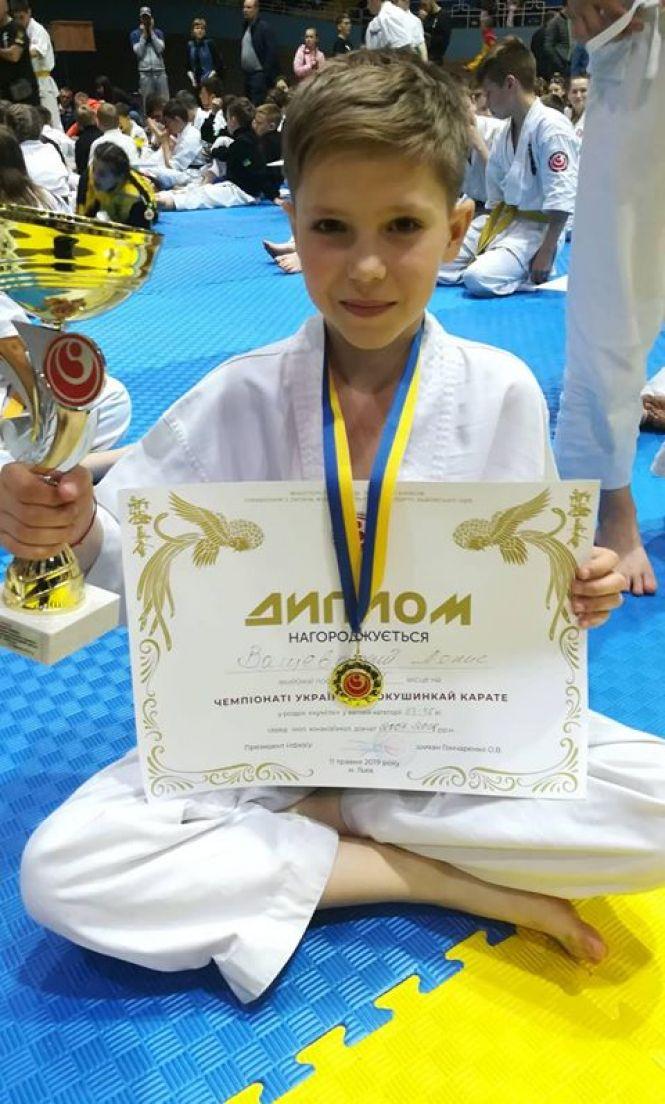 Новини Козятина - фото з Наші каратисти привезли два “золота” та дві “бронзи” Наші каратисти привезли два “золота” та дві “бронзи”, фото №1 на сайті 20minut.ua