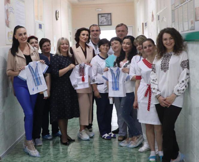 Новини Вінниці - фото з Немовлята у вишиванках: новонароджених вінничан привітали зі святом Немовлята у вишиванках: новонароджених вінничан привітали зі святом, фото №5 на сайті 20minut.ua