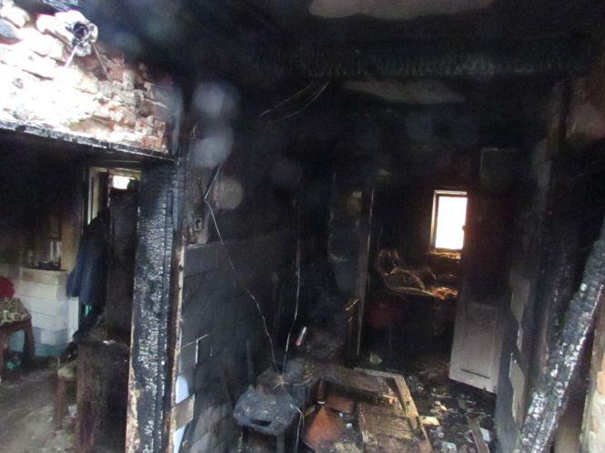 У Козятині, в районі  «Білої казарми», горів будинок, фото №4 на сайті 20minut.ua