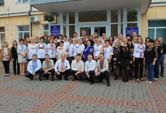 Новини Козятина - фото з Козятинці одягнули вишиванки (оновлено) Козятинці одягнули вишиванки (оновлено), фото №7 на сайті 20minut.ua