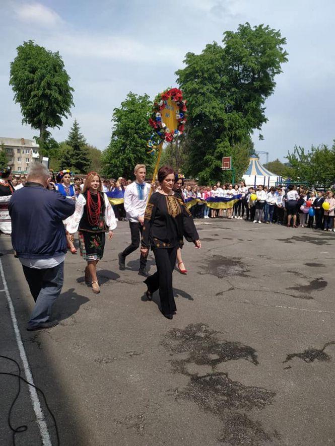 Новини Козятина - фото з Козятинці одягнули вишиванки (оновлено) Козятинці одягнули вишиванки (оновлено), фото №23 на сайті 20minut.ua