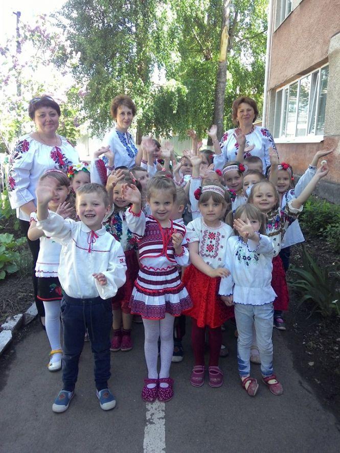 Новини Козятина - фото з Козятинці одягнули вишиванки (оновлено) Козятинці одягнули вишиванки (оновлено), фото №12 на сайті 20minut.ua