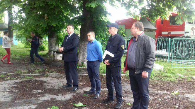 Новини Козятина - фото з Як у Козятині перевіряли техногенну безпеку, гасили пожежу та рятували потерпілих Як у Козятині перевіряли техногенну безпеку, гасили пожежу та рятували потерпілих, фото №6 на сайті 20minut.ua