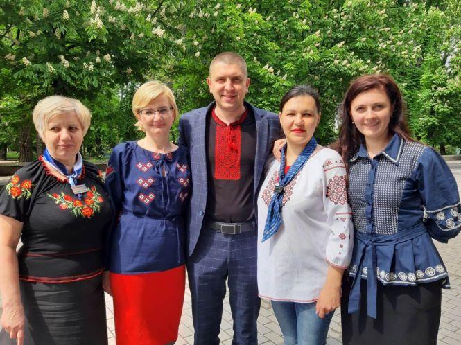 Новини Козятина - фото з Козятинці одягнули вишиванки (оновлено) Козятинці одягнули вишиванки (оновлено), фото №5 на сайті 20minut.ua