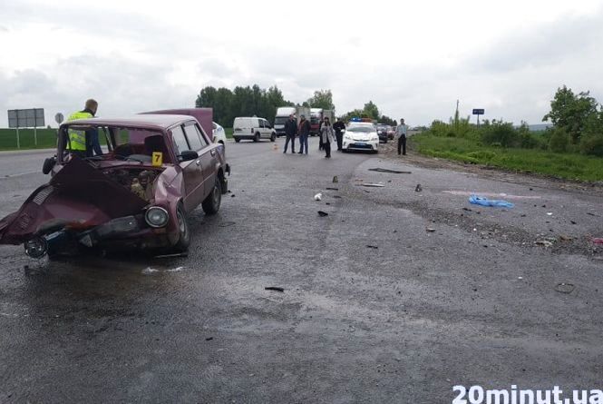 Новини Тернополя - фото з Водія автомобіля Skoda, який врізався у ВАЗ у Білій, відпустили під домашній арешт Водія автомобіля Skoda, який врізався у ВАЗ у Білій, відпустили під домашній арешт, фото №2 на сайті 20minut.ua
