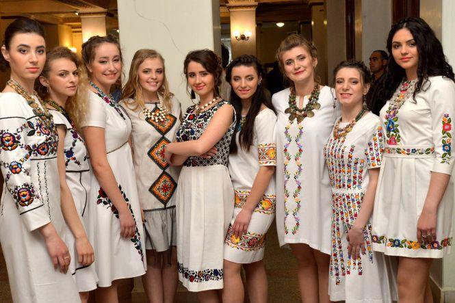 Новини Тернополя - фото з Особливий показ мод від нечуючих і сонячних моделей Особливий показ мод від нечуючих і сонячних моделей, фото №1 на сайті 20minut.ua