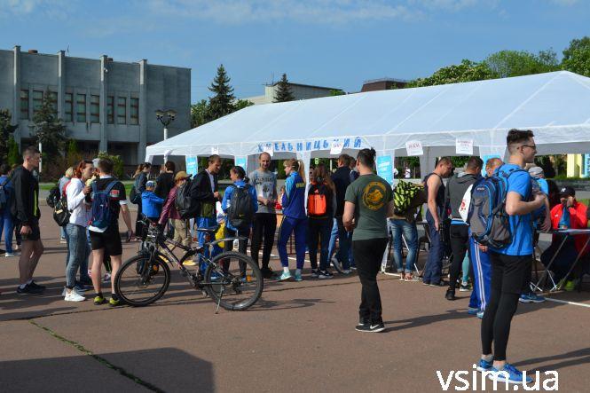 Новини Хмельницького - фото з На майдані Незалежності відкрилося наметове містечко «Хмельницький City Run» (ФОТО) На майдані Незалежності відкрилося наметове містечко «Хмельницький City Run» (ФОТО), фото №6 на сайті vsim.ua