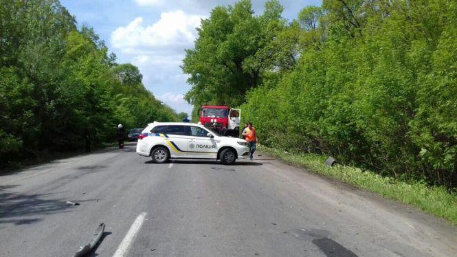 Новини Вінниці - фото з Смертельне зіткнення: водій «Пежо» врізався в маршрутку з 19 пасажирами Смертельне зіткнення: водій «Пежо» врізався в маршрутку з 19 пасажирами, фото №4 на сайті 20minut.ua