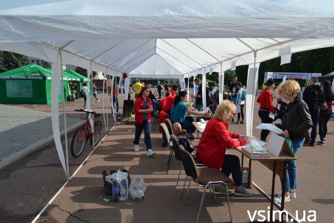 Новини Хмельницького - фото з На майдані Незалежності відкрилося наметове містечко «Хмельницький City Run» (ФОТО) На майдані Незалежності відкрилося наметове містечко «Хмельницький City Run» (ФОТО), фото №4 на сайті vsim.ua