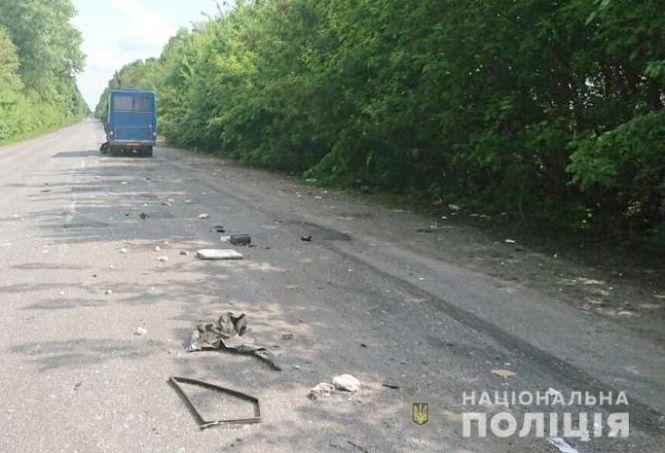 Новини Вінниці - фото з Смертельне зіткнення: водій «Пежо» врізався в маршрутку з 19 пасажирами Смертельне зіткнення: водій «Пежо» врізався в маршрутку з 19 пасажирами, фото №6 на сайті 20minut.ua