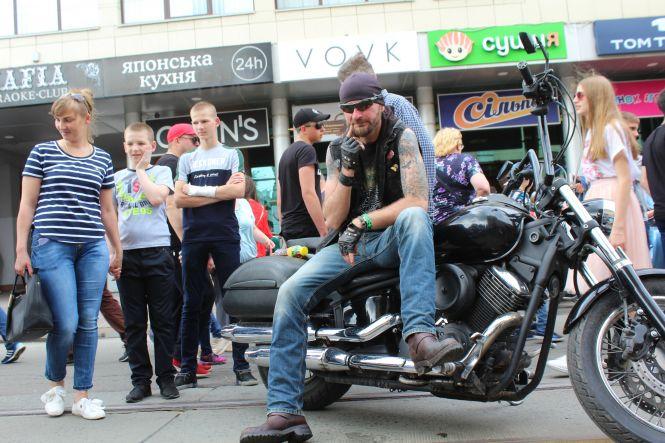 Новини Вінниці - фото з У Вінниці відкрили День Європи. На Соборній зібрані десятки святкових локацій У Вінниці відкрили День Європи. На Соборній зібрані десятки святкових локацій, фото №9 на сайті 20minut.ua