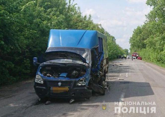 Новини Вінниці - фото з Смертельне зіткнення: водій «Пежо» врізався в маршрутку з 19 пасажирами Смертельне зіткнення: водій «Пежо» врізався в маршрутку з 19 пасажирами, фото №1 на сайті 20minut.ua