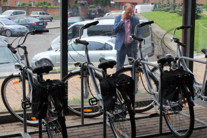 Новини Вінниці - фото з «Залізні коні» для міської ради. Чому чиновникам роздаватимуть велосипеди? «Залізні коні» для міської ради. Чому чиновникам роздаватимуть велосипеди?, фото №3 на сайті 20minut.ua