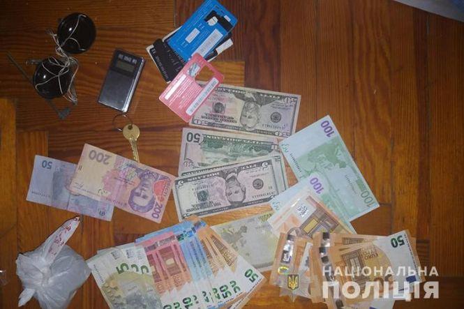 Новини Тернополя - фото з У Тернополі затримали наркоторговців (фото) У Тернополі затримали наркоторговців (фото), фото №4 на сайті 20minut.ua