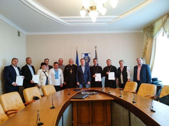 Новини Тернополя - фото з Ще кілька релігійних громад, які перейшли до ПЦУ, отримали нові статути Ще кілька релігійних громад, які перейшли до ПЦУ, отримали нові статути, фото №1 на сайті 20minut.ua