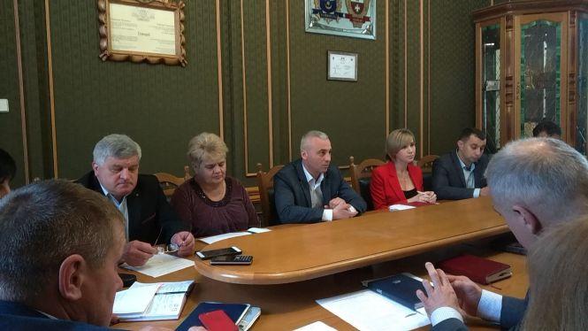 Новини Тернополя - фото з Тернопільські школярі у їдальнях будуть розраховуватись без готівки Тернопільські школярі у їдальнях будуть розраховуватись без готівки, фото №1 на сайті 20minut.ua