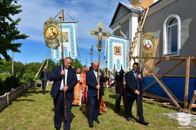 Новини Козятина - фото з На престольне свято у Непедівці завітав митрополит Вінницький і Барський Симеон На престольне свято у Непедівці завітав митрополит Вінницький і Барський Симеон, фото №1 на сайті 20minut.ua