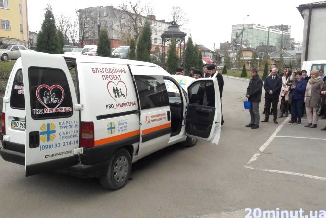 Новини Тернополя - фото з Щотижня працівники “Карітасу” розвозять теплі обіди потребуючим. Організації потрібні кошти на продукти та авто Щотижня працівники “Карітасу” розвозять теплі обіди потребуючим. Організації потрібні кошти на продукти та авто, фото №2 на сайті 20minut.ua