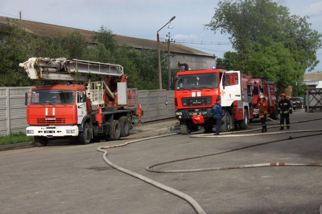 У Стрижавці горіло підприємство з виробництва олії, фото №5 на сайті 20minut.ua