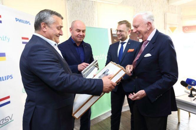 Новини Тернополя - фото з У Тернополі вироблятимуть сучасні вуличні світильники У Тернополі вироблятимуть сучасні вуличні світильники, фото №2 на сайті 20minut.ua